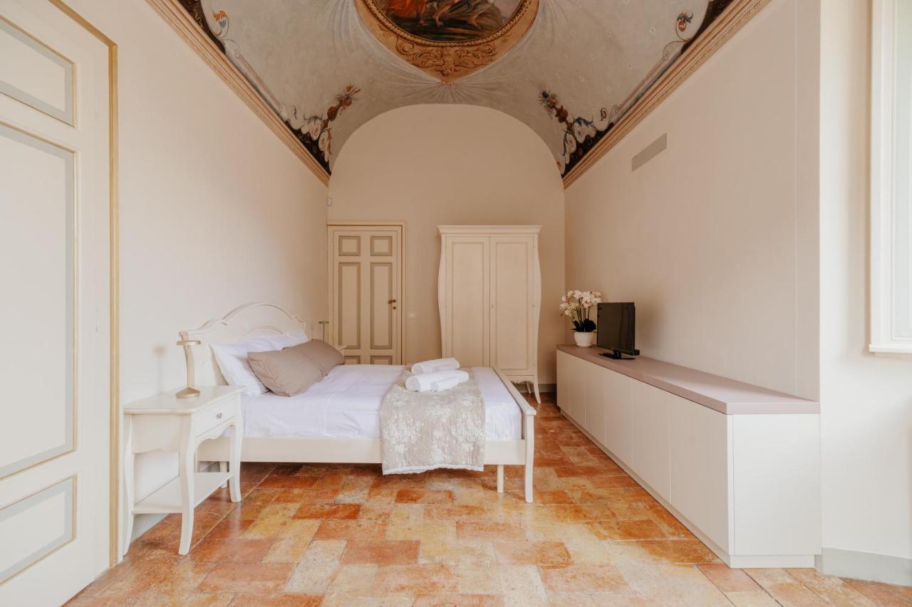 Sotto Gli Affreschi Del 1800 Con Colazione Inclusa อัสซิซี ภายนอก รูปภาพ