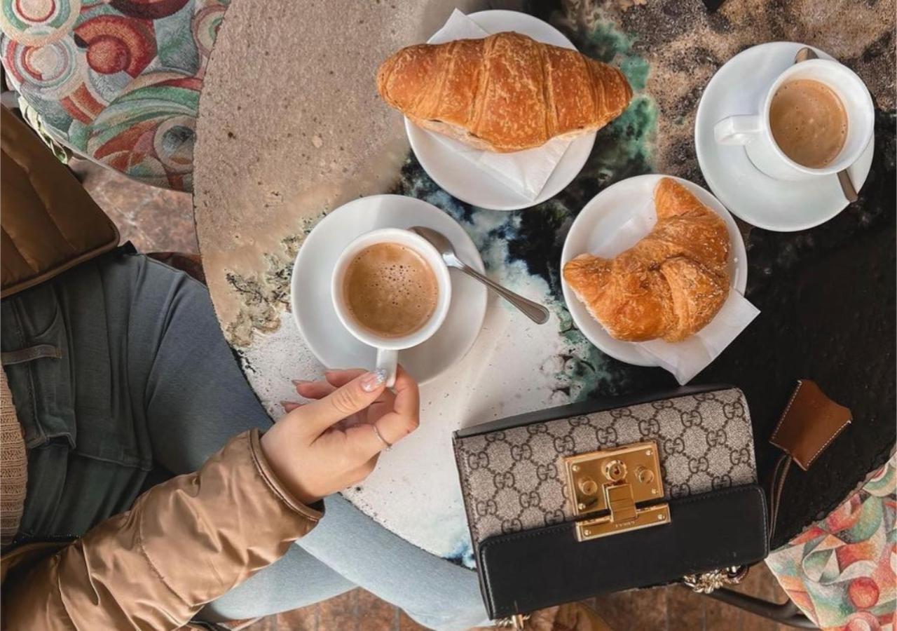 Sotto Gli Affreschi Del 1800 Con Colazione Inclusa อัสซิซี ภายนอก รูปภาพ